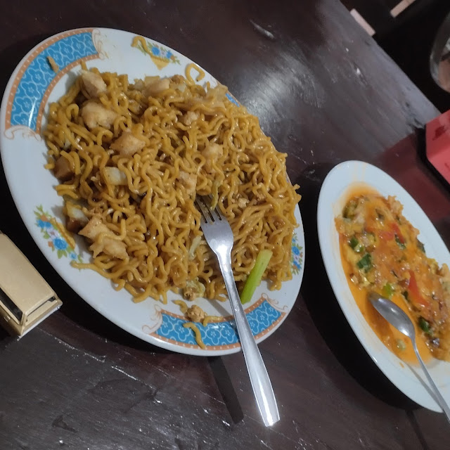 Bakmi Goreng Babi Plus Kekian