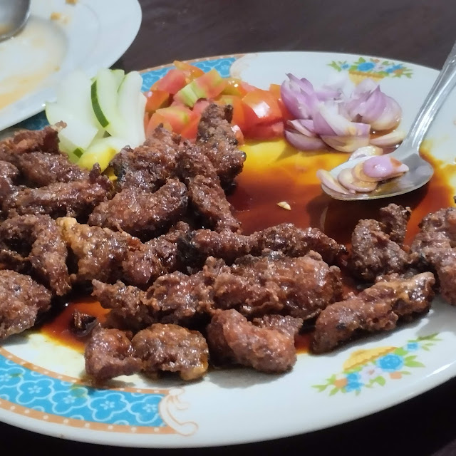 Sate Babi Plus Acar Timun