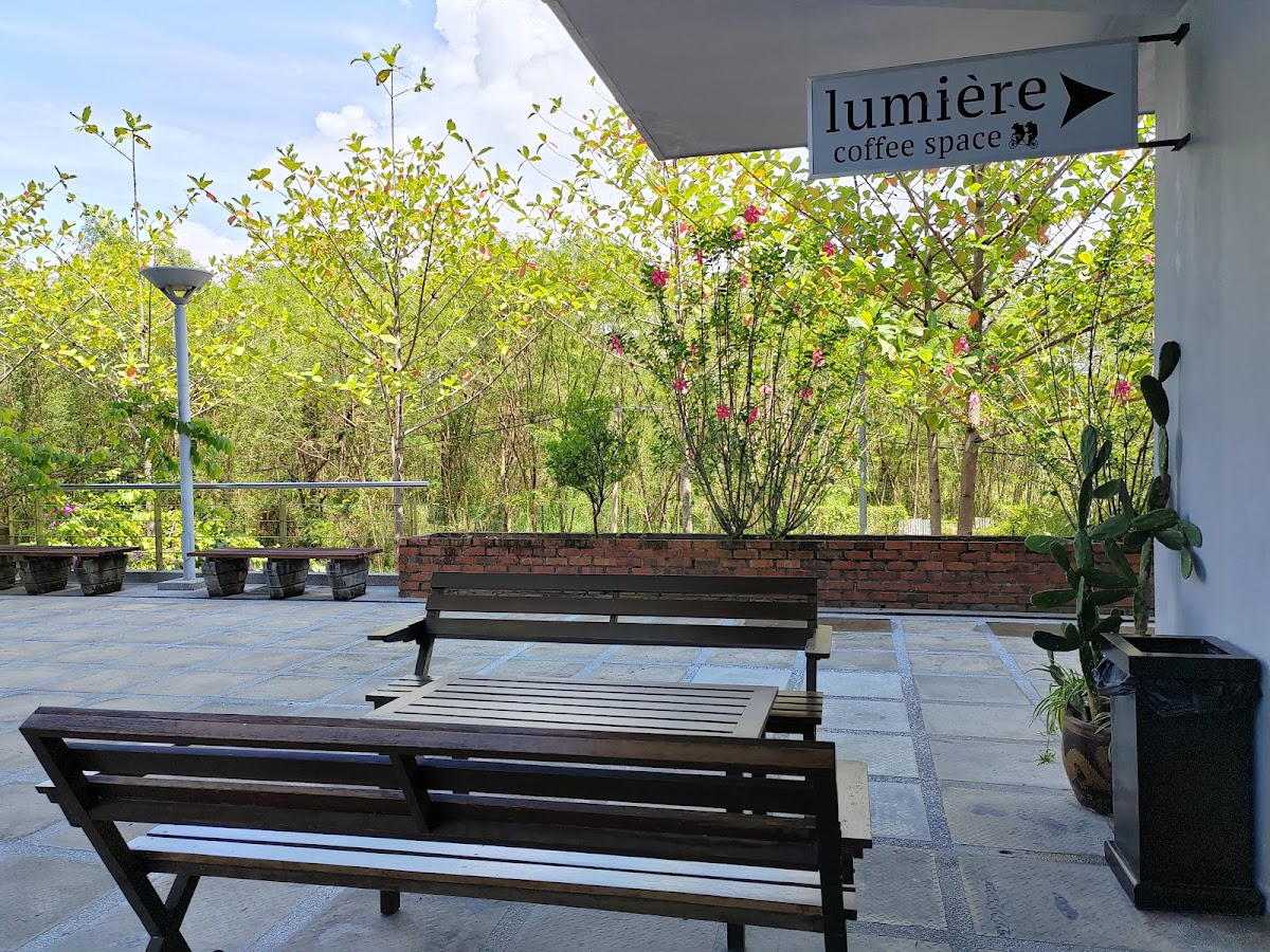 Lumière Coffee & Pastry