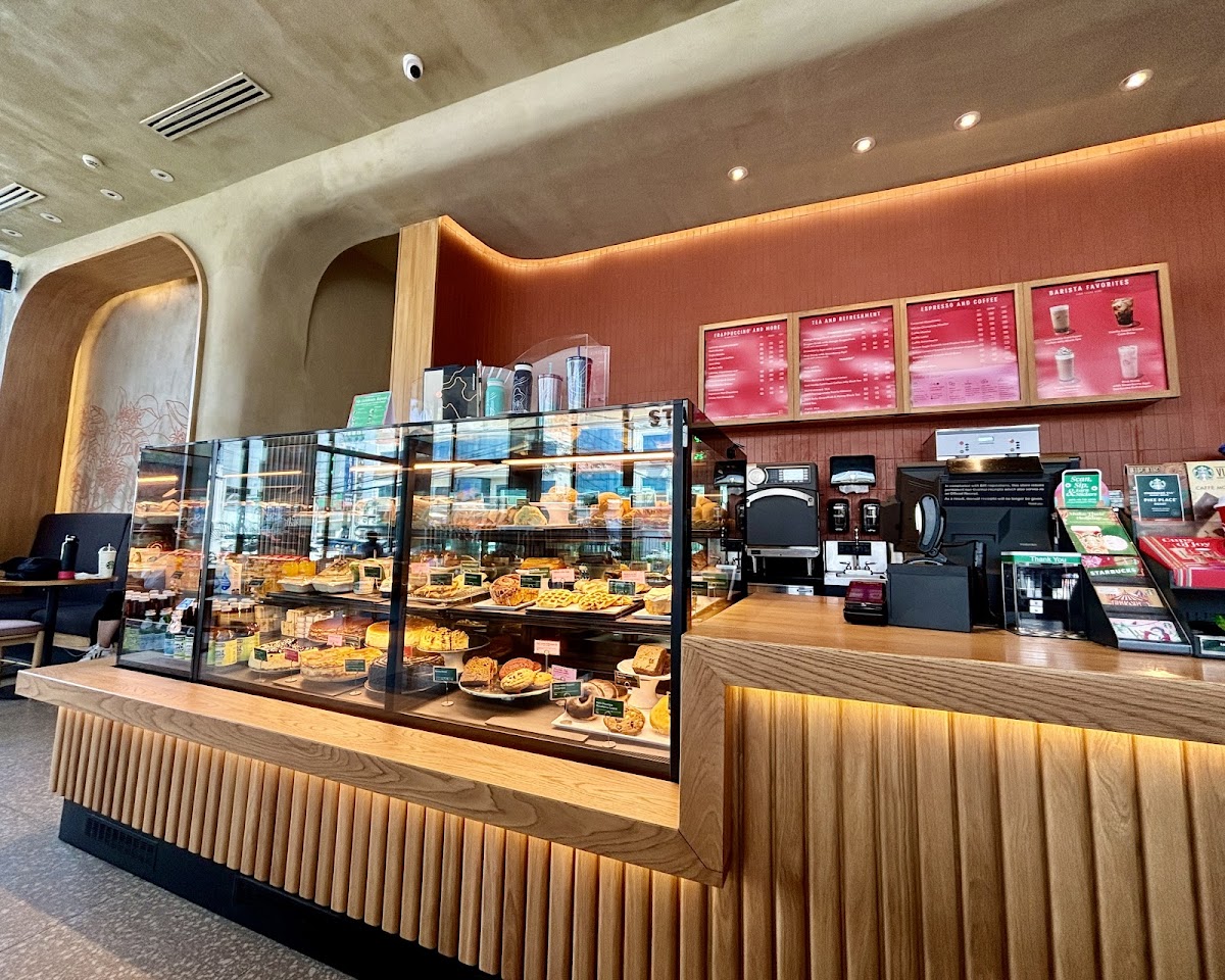Starbucks Gil Fernando Avenue
