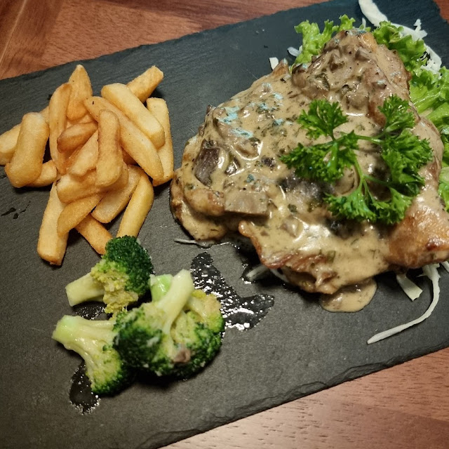 Grilled Chicken Chop with Mushroom