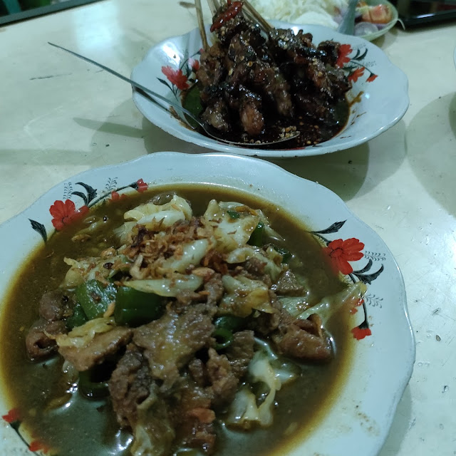 Sate Kambing Dan Tongseng Sapi