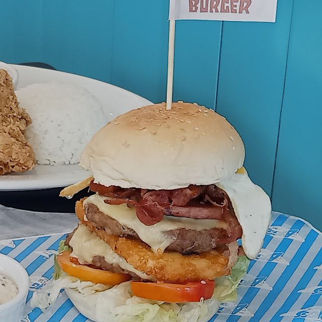 Bigg's Tower Burger