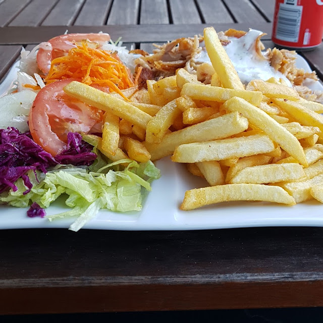 Kebab Pommes Salat