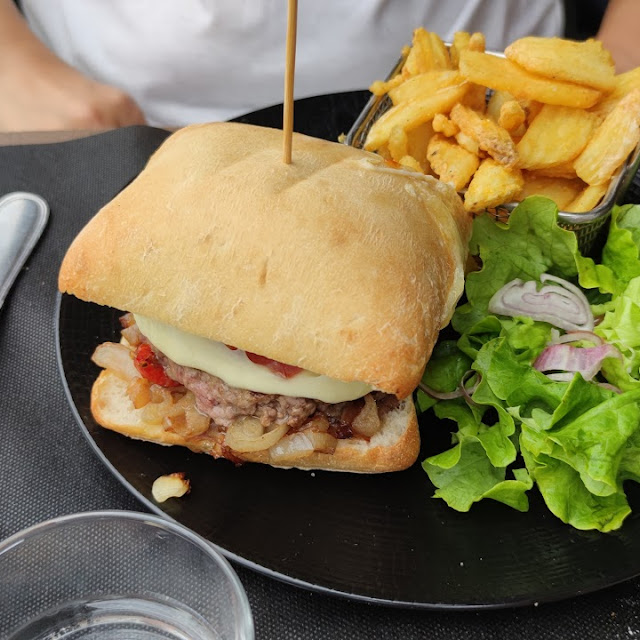 Burger Spécial Du 19