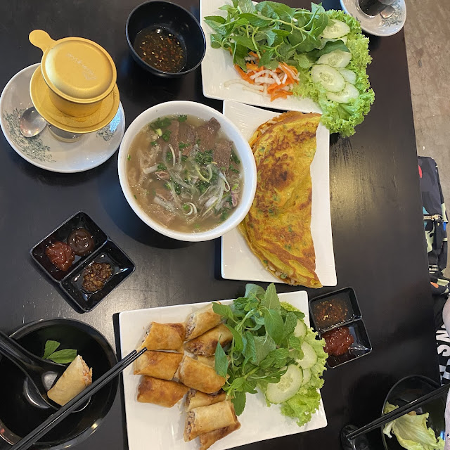 Noodle with Spring Rolls 猪血