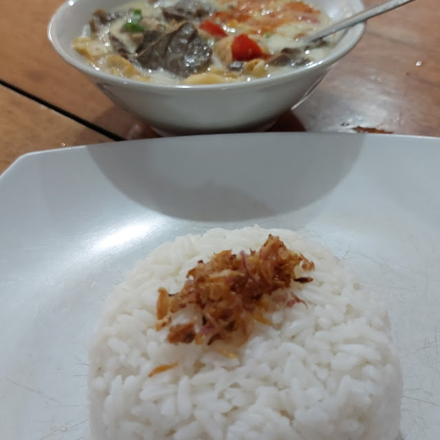 Soto Betawi Campur Dan Nasi Putih