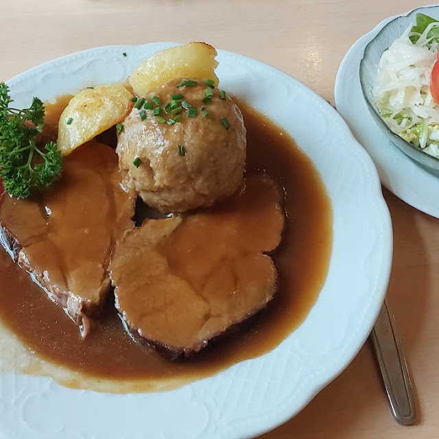 Geroosterd Varkensvlees Met Knödel
