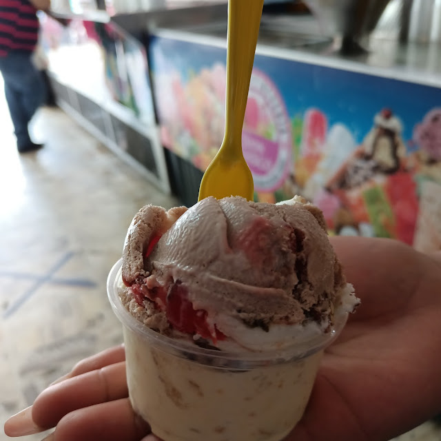 Helado de Pastel de Chocolate Y Cacahuate