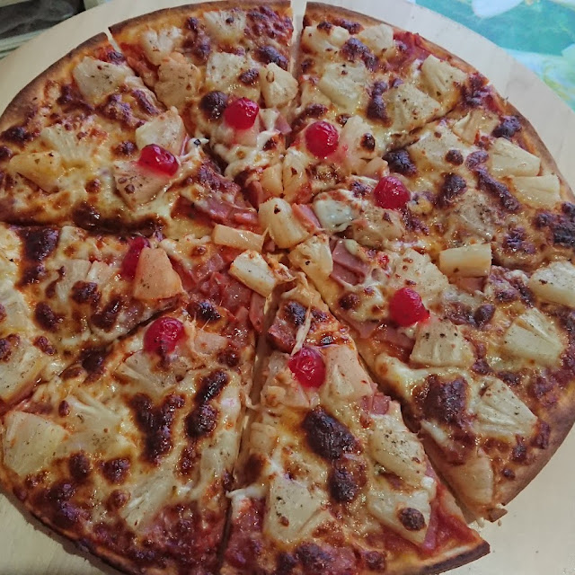 Hawaiian Pizza