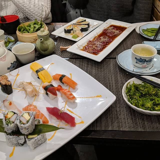 Osaka Set Seaweed Salad Tuna Set and Tempura Shrimp Sushi