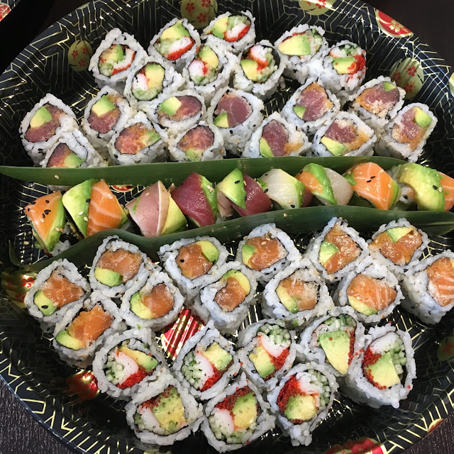 Rainbow Assorted Fish Sushi Pizza