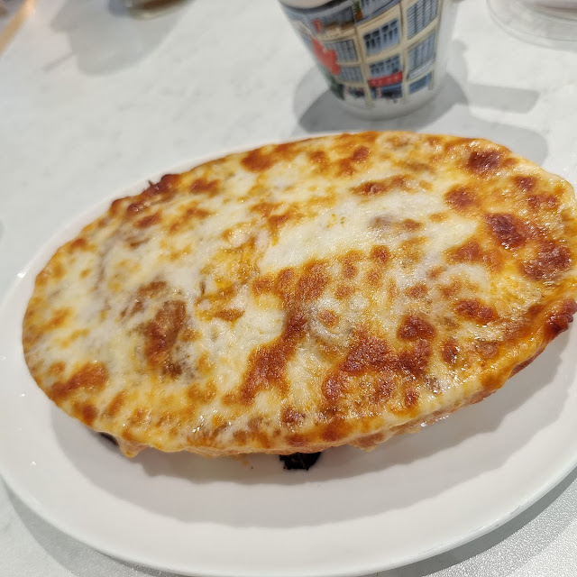 Cheese Baked Macaroni with Pork and Tomato Sauce
