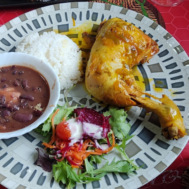Pollo En Salsa
