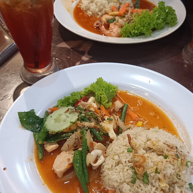 Nasi Ayam Teh AIS