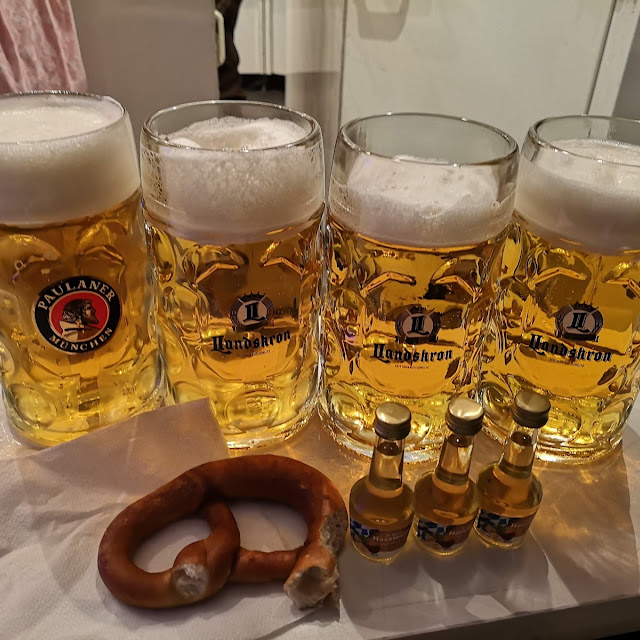 Maß & Brezen