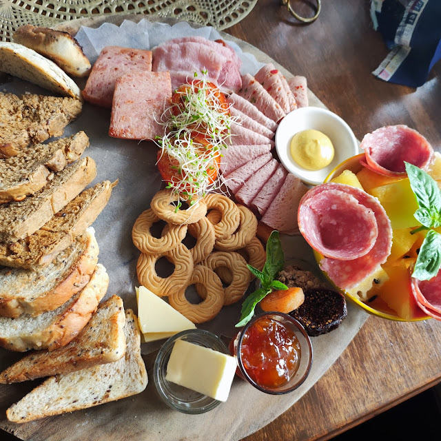 Petit Swiss Platter with Homemade Bread