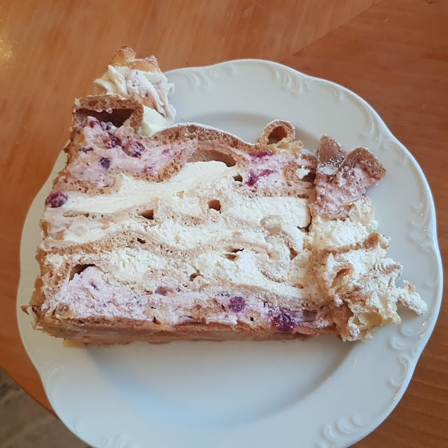 Flocken-sahne-torte