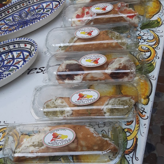 Cannoli Cannoli Cannoli