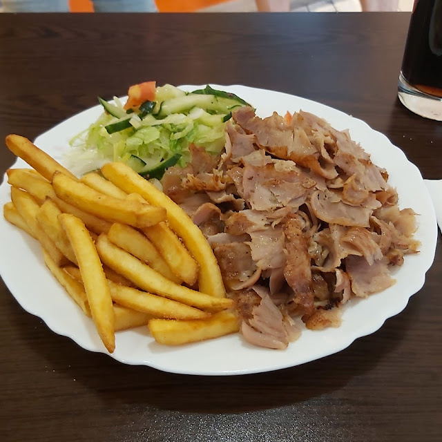 Döner-teller Mit Pommes