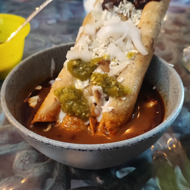 Flautas Ahogadas En Consome