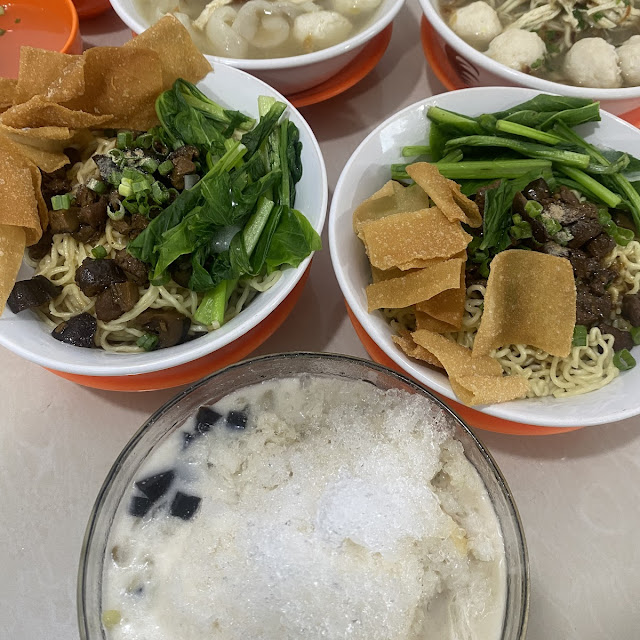 Mie Yamin Es Campur Afuk
