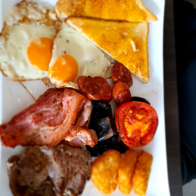 Vegetarian Big Breakfast with Bacon