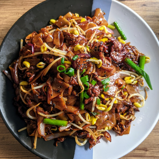 Fried Rice Noodles with Beef