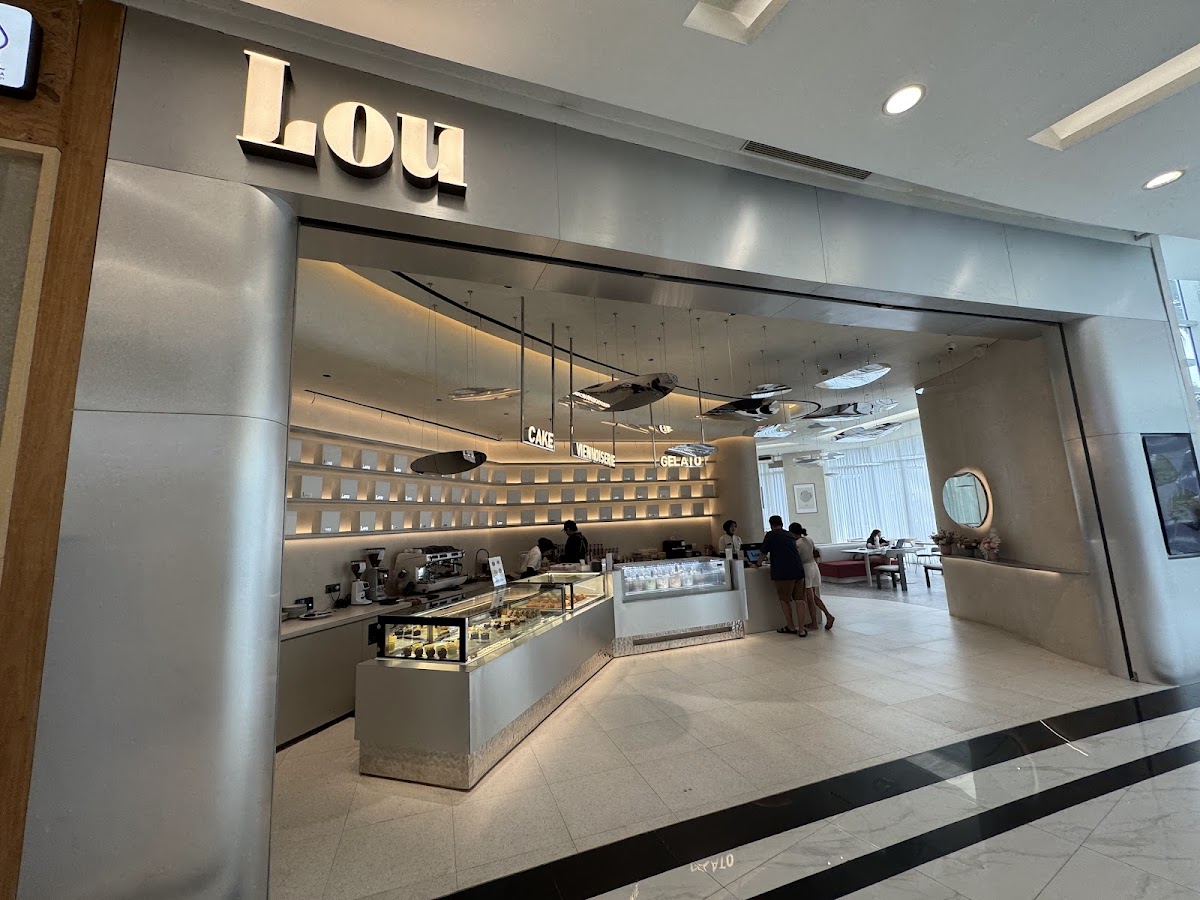 Lou Patisserie Living World