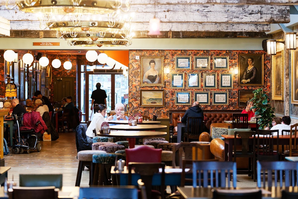 Waldo Lounge