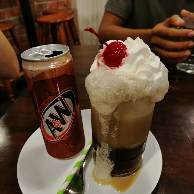 A&w Floats