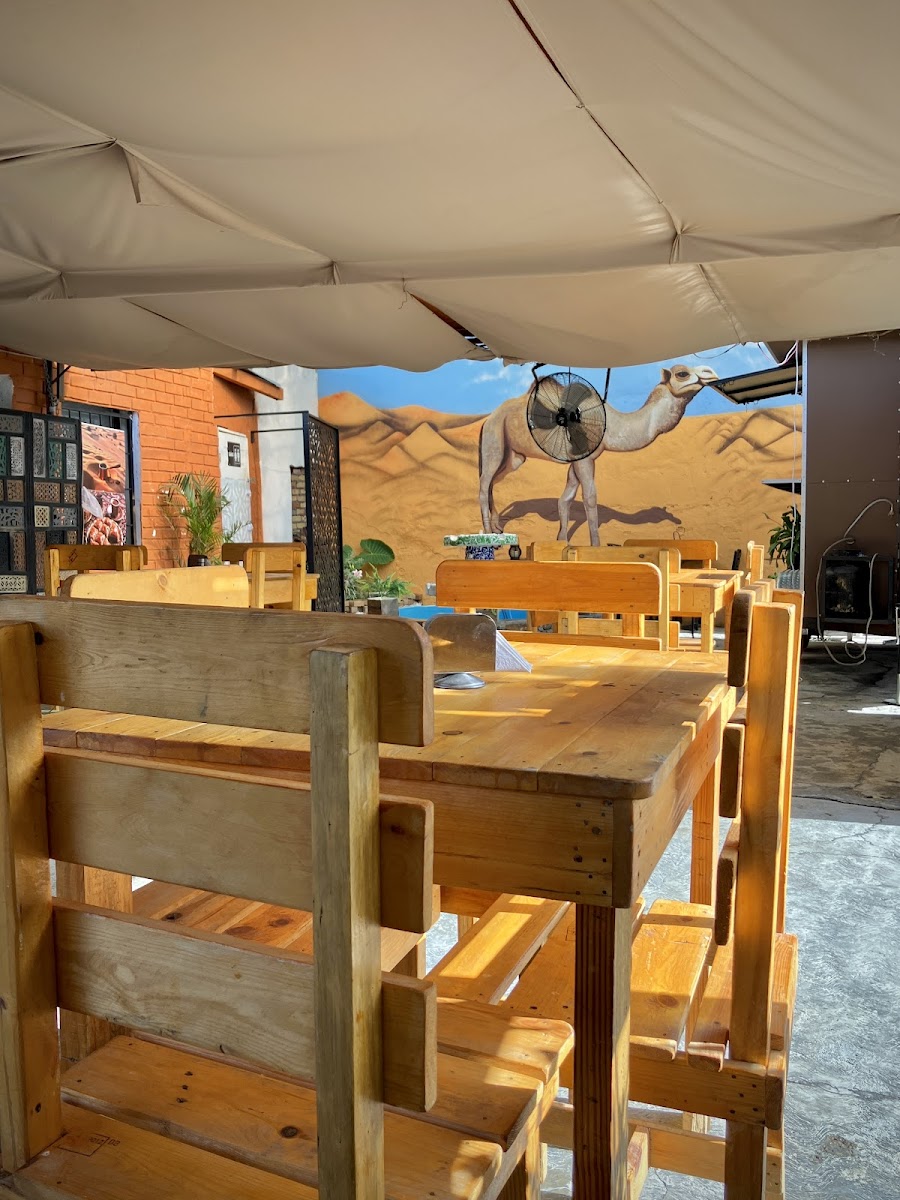 El camello café