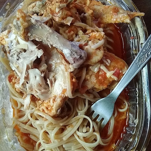 Fideos Con Salsa Con Pollo