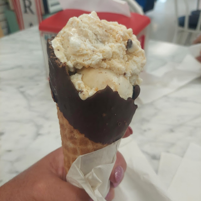 2 Scoop Cone