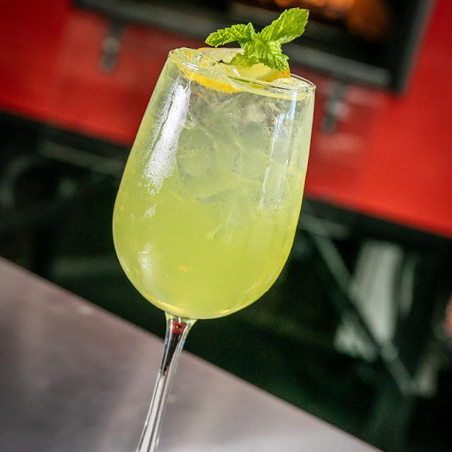 Limoncello Spritz