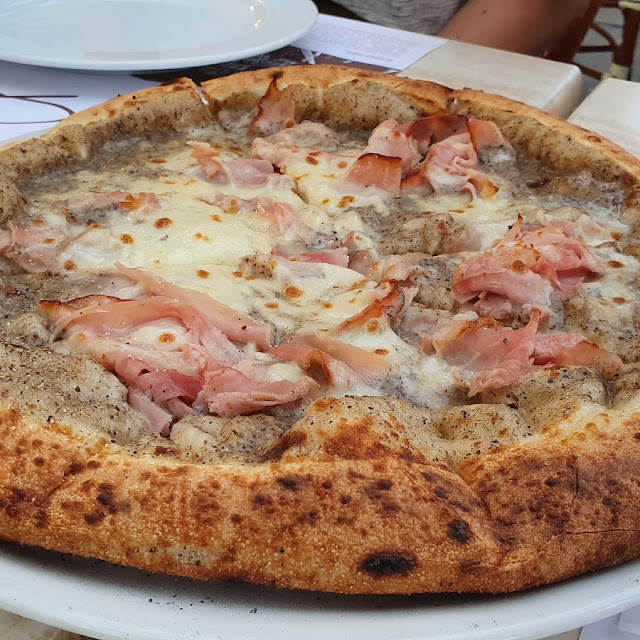 Giropizza Pizza Al Tartufo E Prosciutto