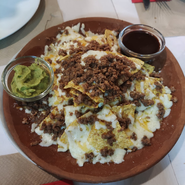 Nachos Con Carne Y Queso
