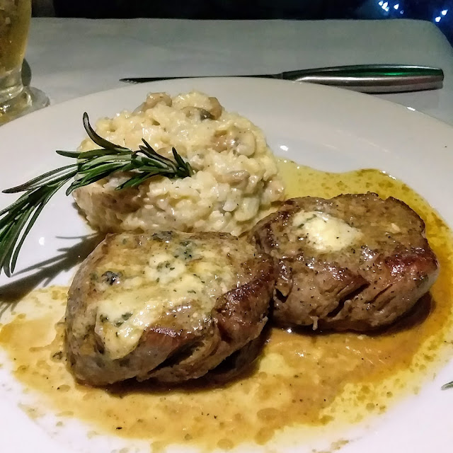 Lomo Gorgonzola Con Risotto Al Funghi