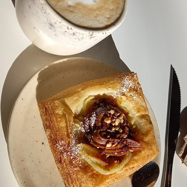 Latte Caramel Y Danesa