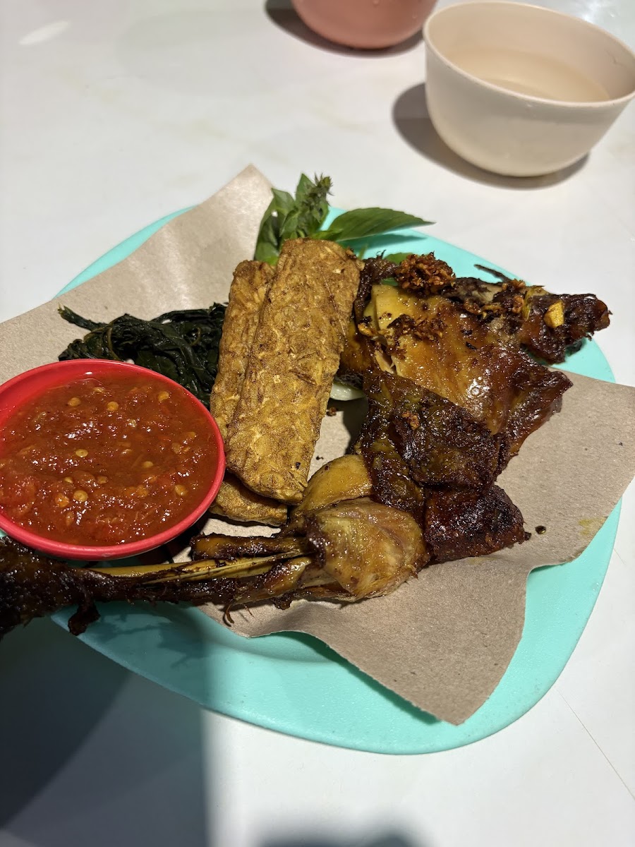 WARUNG LALAPAN SAJIKU