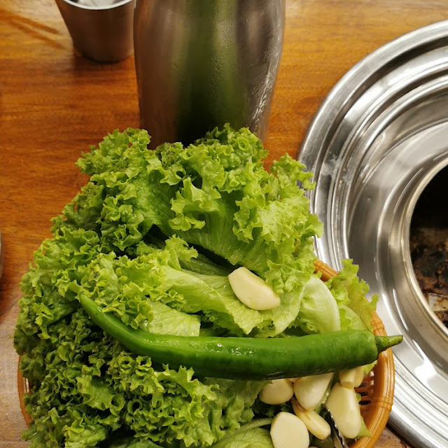 Raw Lettuce and Garlic
