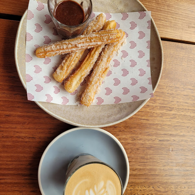 Churros Con Chocolate