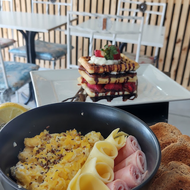 Promo Waffles Y Desayuno Americano
