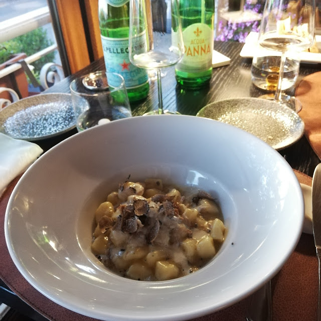 Gnocchi Di Patate Fatti A Mano Anatra Confit Crema Di Patate E Tartufo Estivo