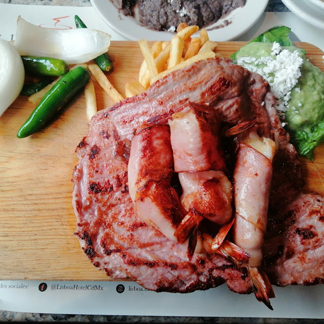 Arrachera Con Camarones Rellenos de Queso Envueltos Con Tocino