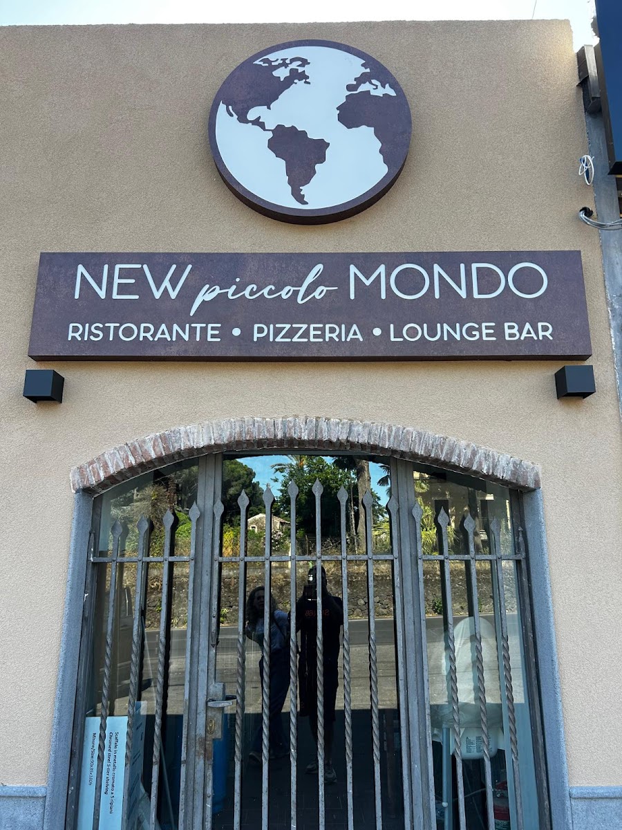 New Piccolo Mondo Ristorante Pizzeria Lounge bar