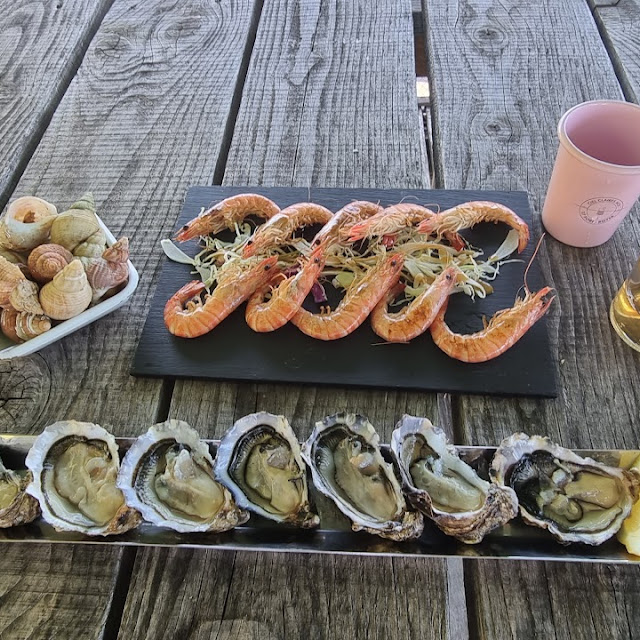 Huitres Et Crevettes Royales