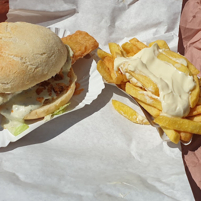 Alaska Seelachs Burger Mit Pommes