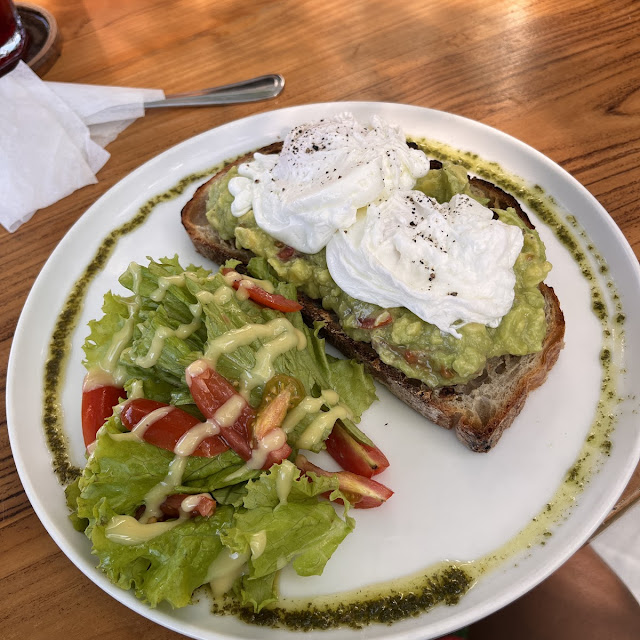 Smashed Avocado Sandwich