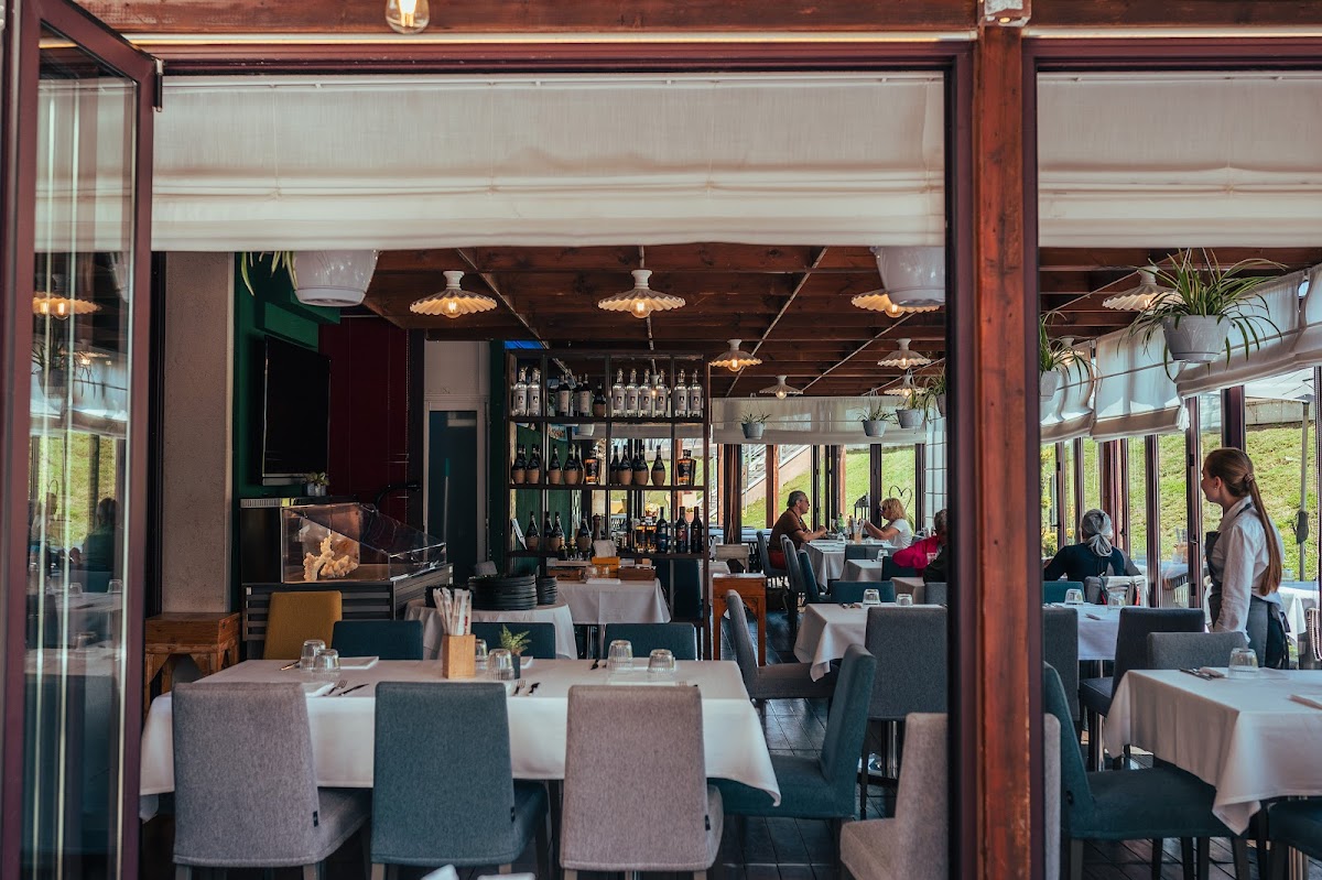 Vecchia Costiera - Trattoria Moderna & Pizzeria